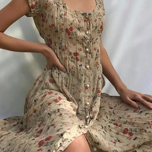 Dresses & Skirts - Cute Summer Dress